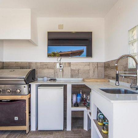 Amazing Home In Ador With Kitchenette Zewnętrze zdjęcie