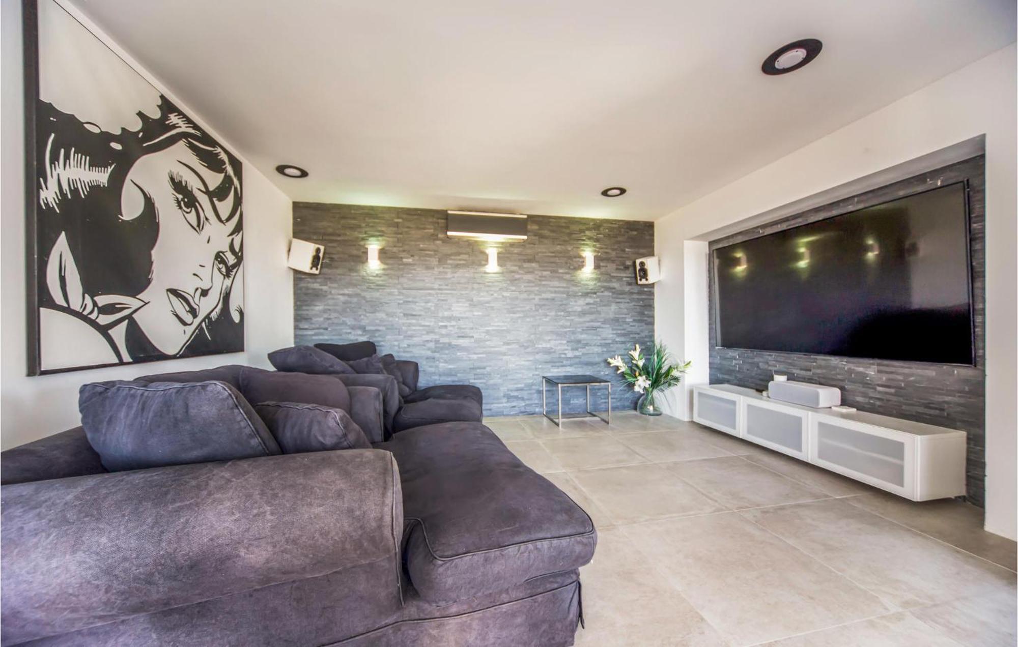 Amazing Home In Ador With Kitchenette Zewnętrze zdjęcie