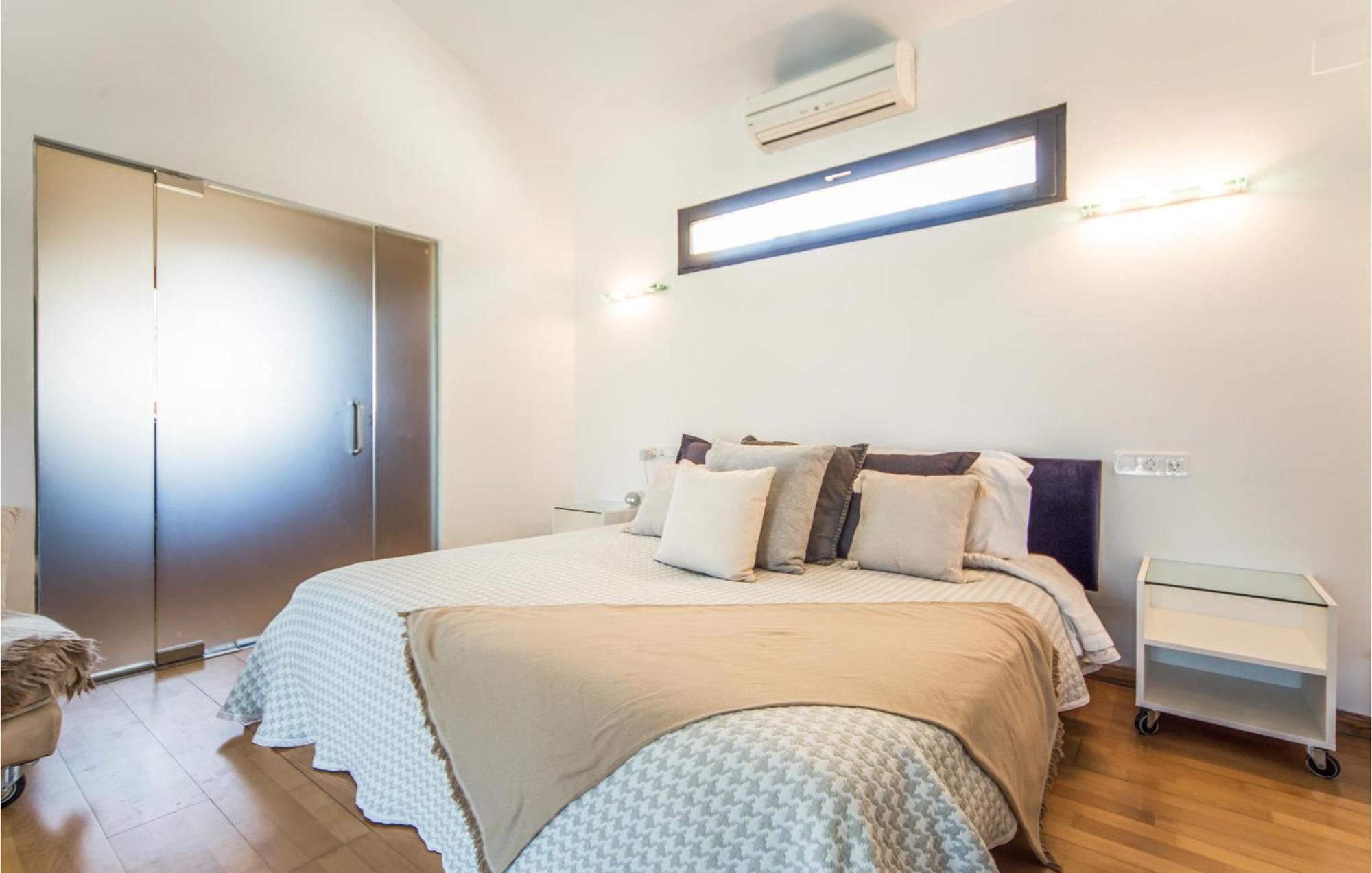Amazing Home In Ador With Kitchenette Zewnętrze zdjęcie